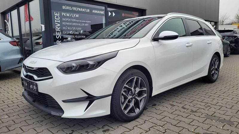 Neu Kia Ceed Sportswagon 140 PS (102 kW) 2025 Weiß Kombi