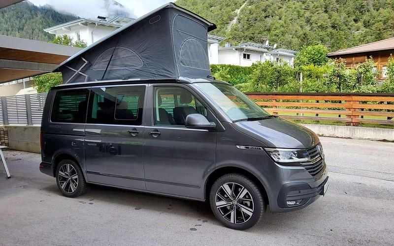 Gebraucht VW California Beach 150 PS (110 kW) 2023 Grau Van