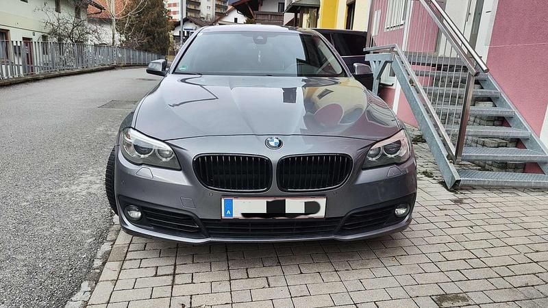 Gebraucht BMW 520 190 PS (139 kW) 2015 Grau Limousine