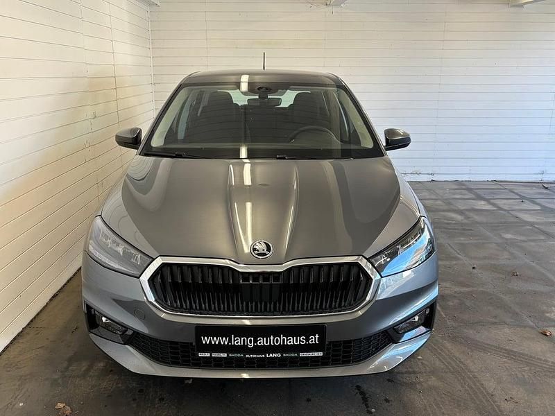 Neu Skoda Fabia Essence 95 PS (69 kW) 2026 Mittelgrau  metallic Kleinwagen