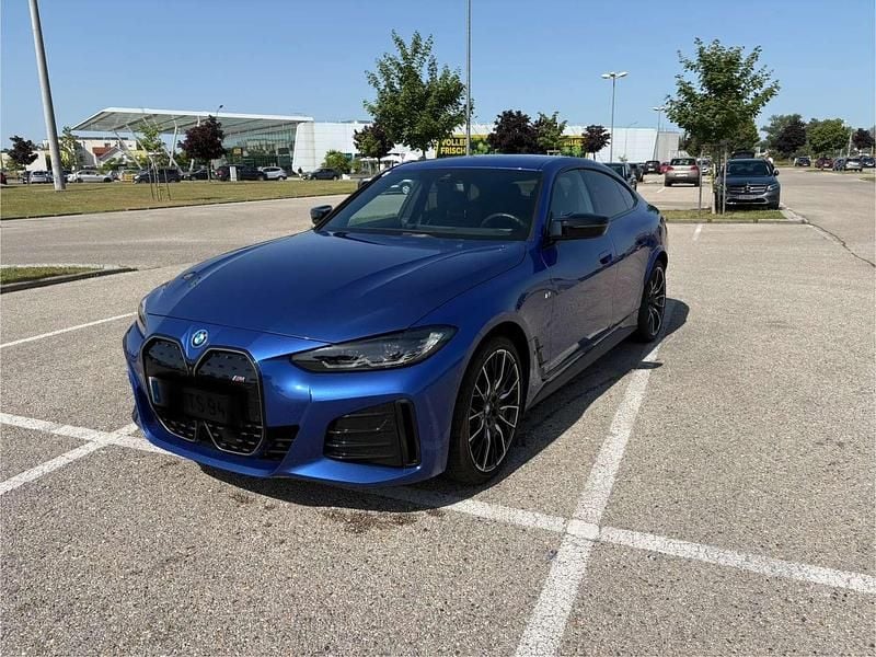 Blau Gebraucht 2023 BMW i4 Shadowline Limousine | € 52.500 (Fairer Preis) - Bild 1/4