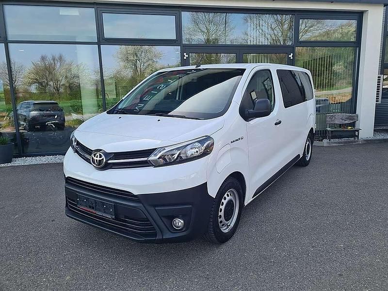 Gebraucht Toyota Proace 100 kW (136 PS) 2022 Weiß Van / Kleinbus