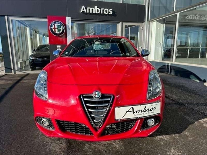 Gebraucht Alfa Romeo Giulietta Distinctive 105 PS (77 kW) 2015 Rot Kleinwagen