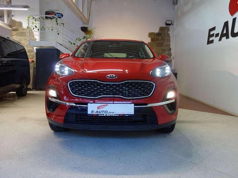 Gebraucht Kia Sportage Gold 136 PS (100 kW) 2019 Rot SUV