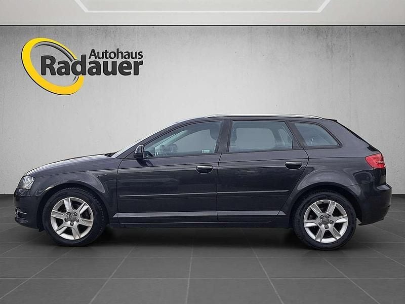 Gebraucht Audi A3 Comfort 90 PS (66 kW) 2011 Grau Limousine