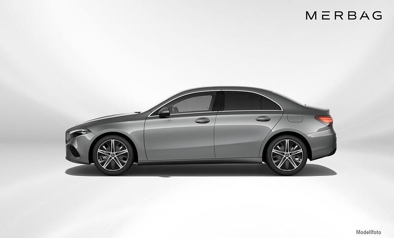 Gebraucht Mercedes A180 Progressive 116 PS (85 kW) 2024 Mountaingrau metallic Limousine