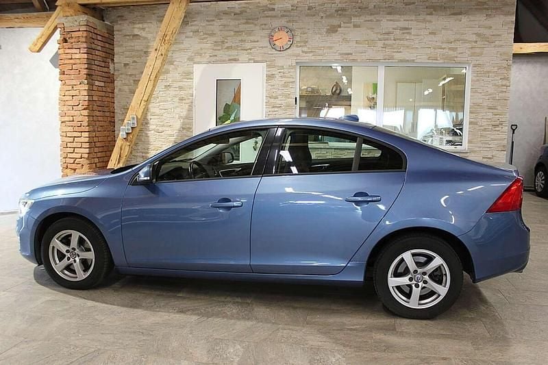 Gebraucht Volvo S60 Kinetic 120 PS (88 kW) 2016 Blau Limousine