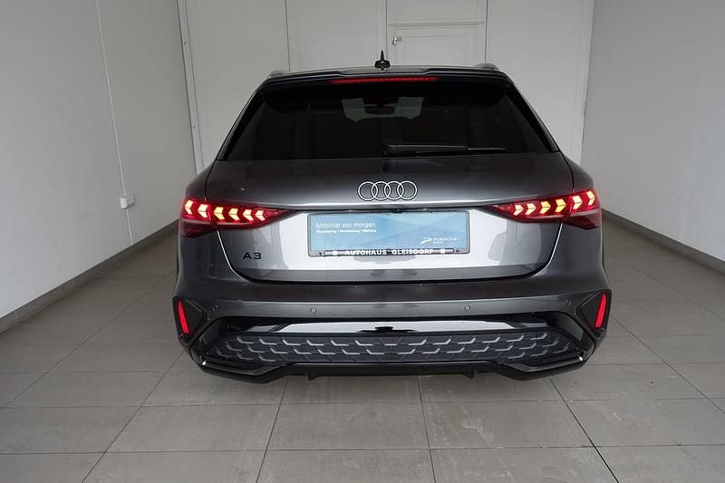 Neu Audi A3 S-Line 116 PS (85 kW) 2026 Mittelgrau  metallicperleffekt