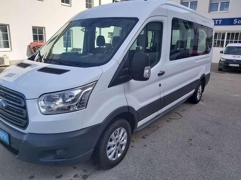 Gebraucht Ford Transit Trend 131 PS (96 kW) 2018 Weiß Van / Kleinbus