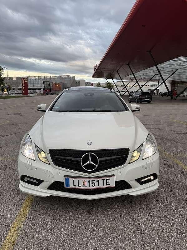 Gebraucht Mercedes E350 AMG line 306 PS (225 kW) 2011 Weiß Coupé