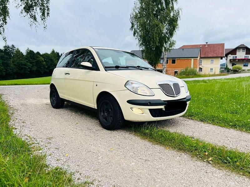 Gebraucht 2004 Lancia Ypsilon Kleinwagen | € 1.500 - Bild 1/4