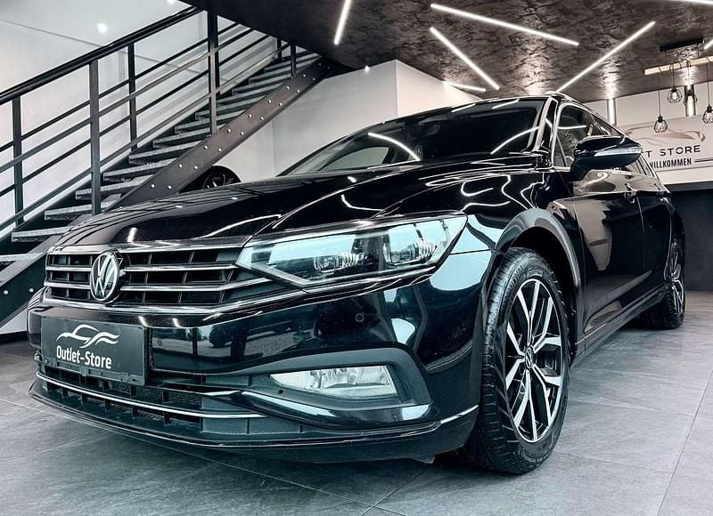 Gebraucht VW Passat R 150 PS (110 kW) 2020 Schwarz Kombi