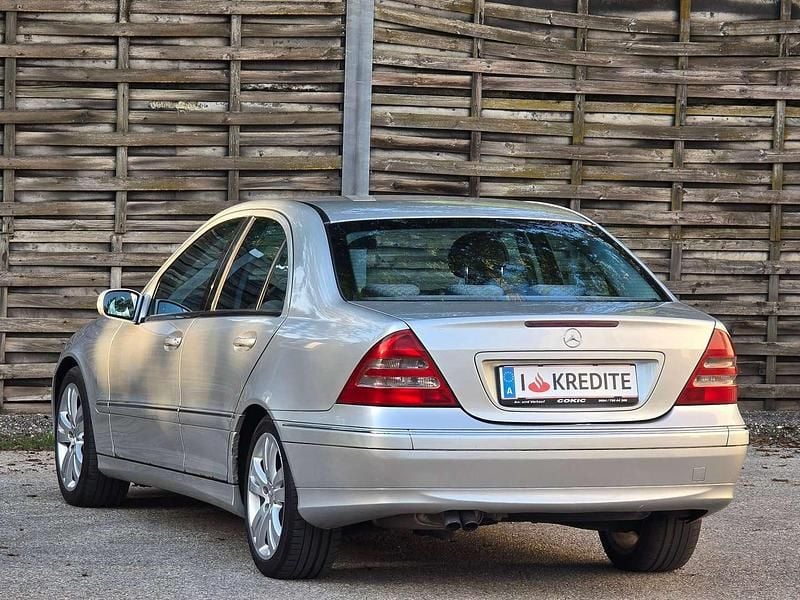 Gebraucht Mercedes C220 Elegance 143 PS (105 kW) 2003 Grau Limousine