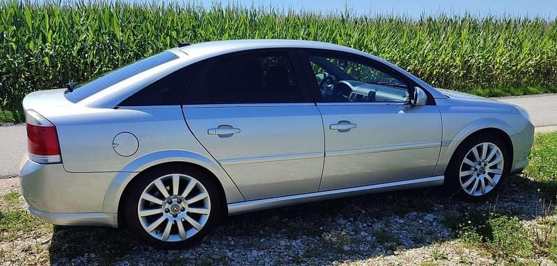 Gebraucht Opel Vectra Style 250 PS (183 kW) 2007 Silber Limousine