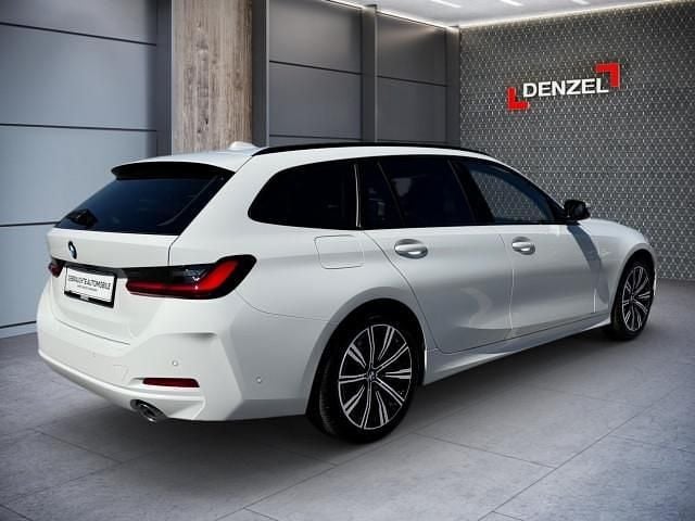 Gebraucht BMW 318 Shadowline 150 PS (110 kW) 2024 Alpinweiss iii Kombi