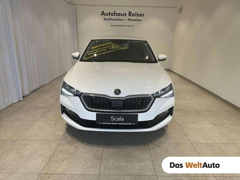 Weiss normal Gebraucht 2024 Skoda Scala Ambition Kleinwagen | € 22.680 (Fairer Preis) - Bild 1/4