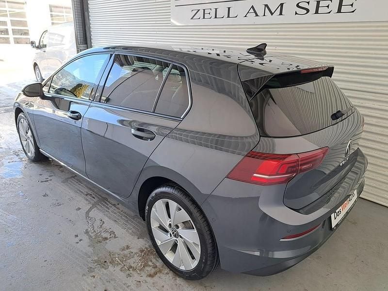 Neu VW Golf VIII 115 PS (84 kW) 2026 Mittelgrau  metallic