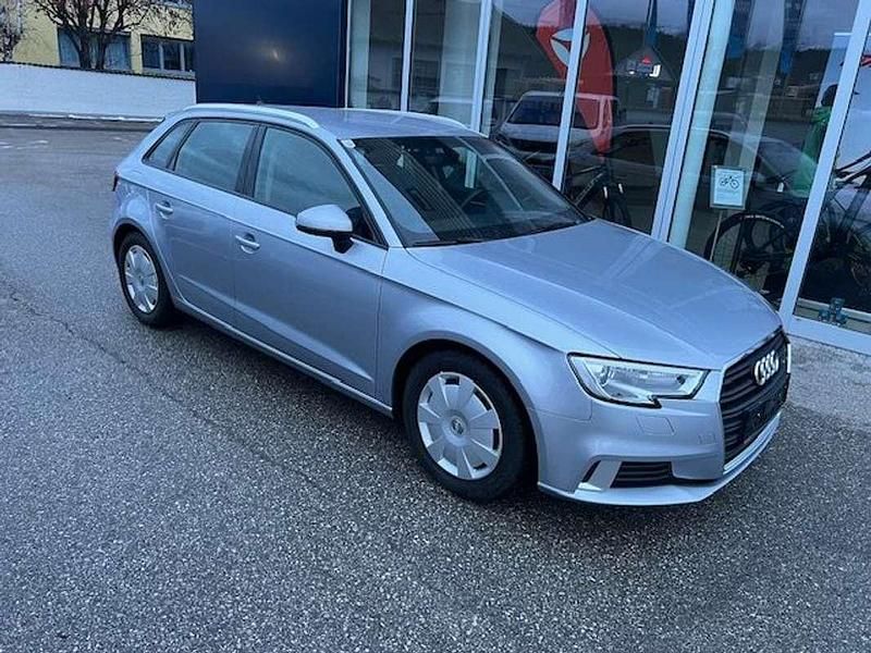 Gebraucht Audi A3 Sport 116 PS (85 kW) 2019 Silber Kleinwagen