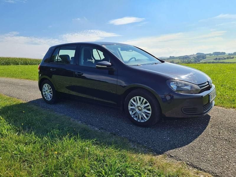 Gebraucht VW Golf VII Trendline 105 PS (77 kW) 2012 Schwarz Limousine