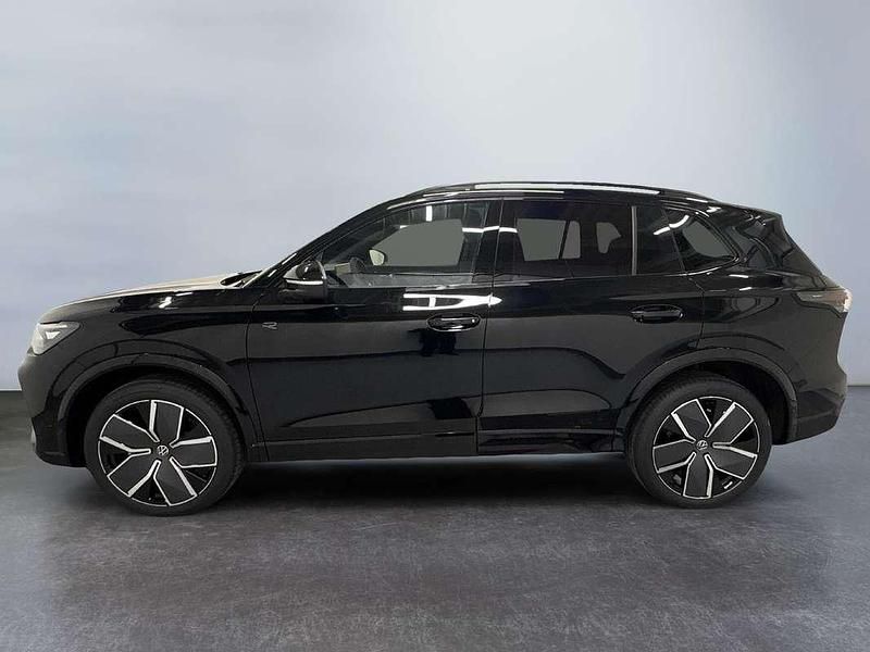Neu VW Tiguan R-line Edition 193 PS (141 kW) 2025 Schwarz SUV