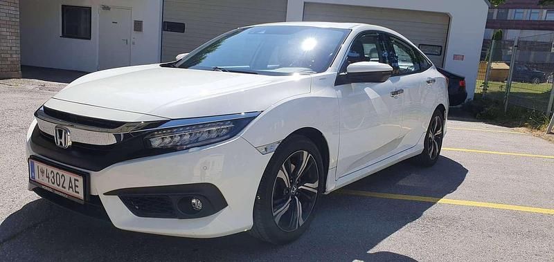 Weiß Gebraucht 2018 Honda Civic Limousine | € 16.000 (Fairer Preis) - Bild 1/4