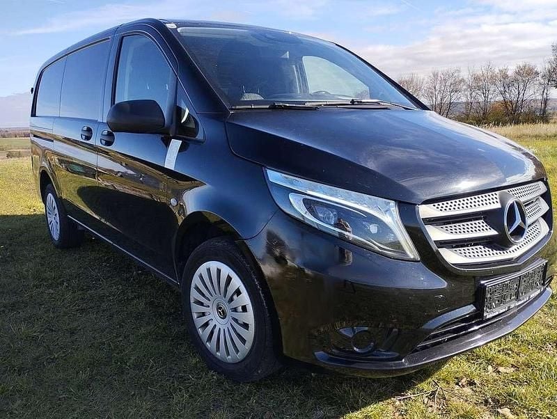 Schwarz Gebraucht 2020 Mercedes Vito Van / Kleinbus | € 28.900 - Bild 1/4
