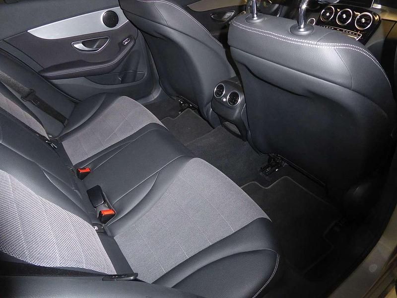 Gebraucht Mercedes C180 Avantgarde 116 PS (85 kW) 2017 Silber Limousine