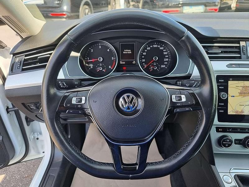 Gebraucht VW Passat Comfortline 150 PS (110 kW) 2019 Weiß Kombi