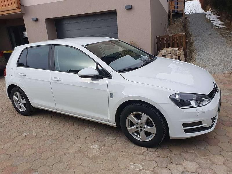 Gebraucht VW Golf VII 90 PS (66 kW) 2015 Weiß Limousine