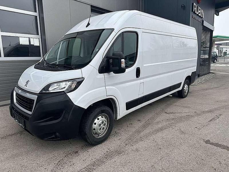 Gebraucht Peugeot Boxer S 140 PS (102 kW) 2023 Weiß Van