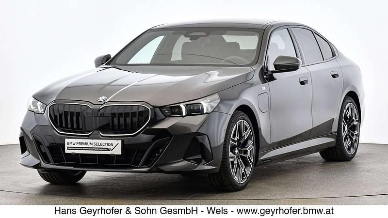 Gebraucht BMW 530e Shadowline 190 PS (139 kW) 2025 Sophistograu brillanteffekt Limousine