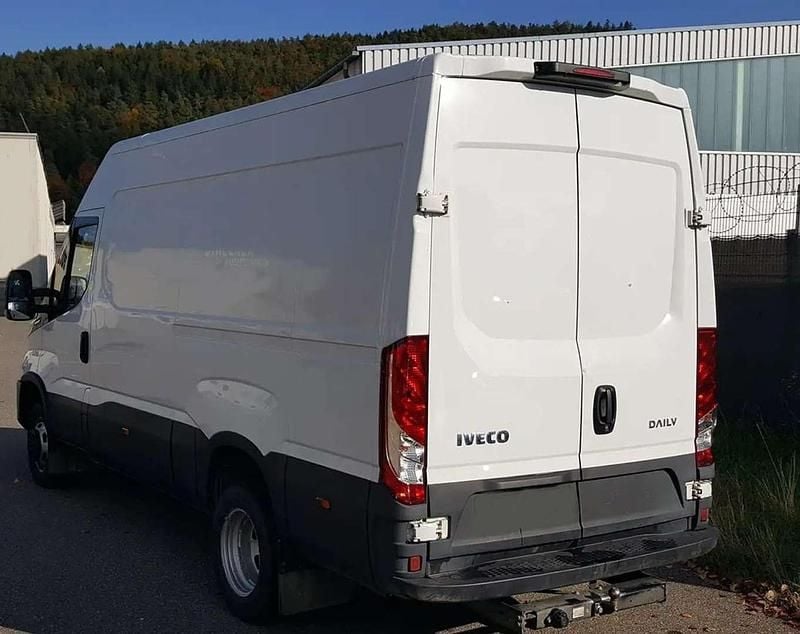 Gebraucht Iveco Daily 175 PS (128 kW) 2022 Weiß Van
