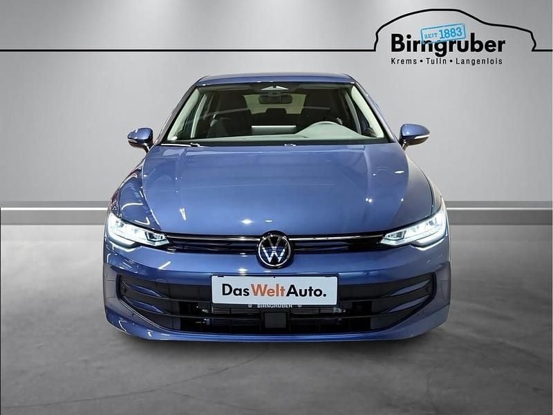 Neu VW Golf VIII 115 PS (84 kW) 2026 Mittelblau  normal