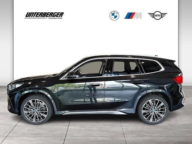Neu BMW X1 Luxury Line 245 PS (180 kW) 2025 Schwarz sonderlackierung SUV