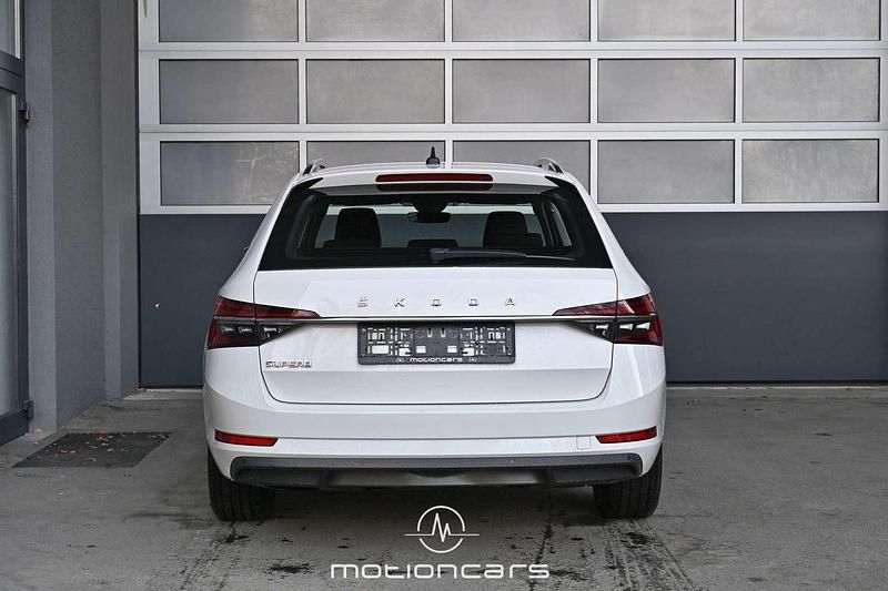 Gebraucht Skoda Superb Style 150 PS (110 kW) 2020 Weiß Kombi
