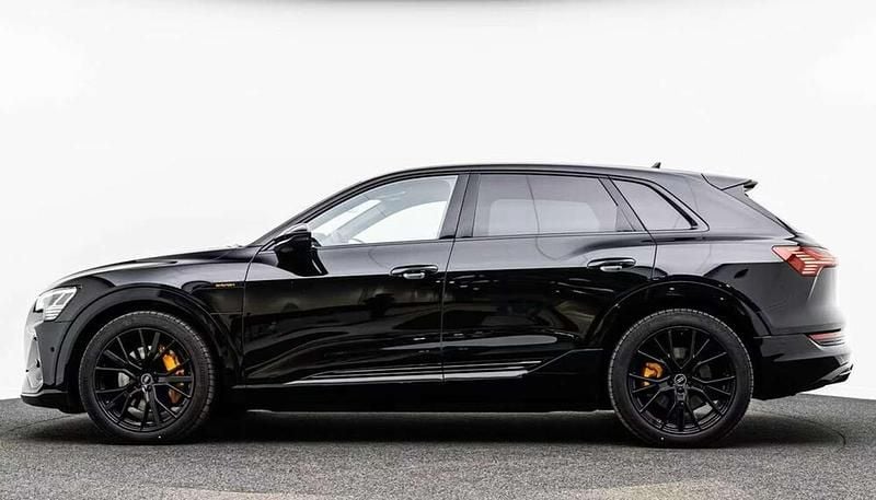 Gebraucht Audi e-tron S-Line 300 kW (408 PS) 2022 Schwarz SUV