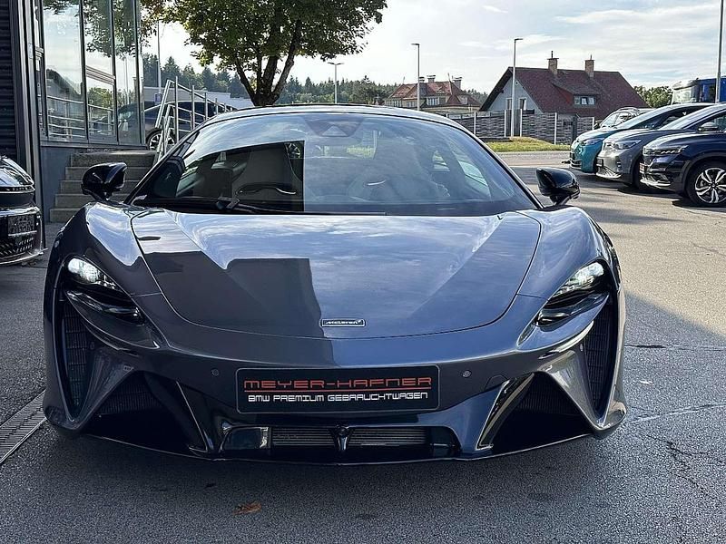 Gebraucht McLaren Artura 585 PS (430 kW) 2023 Grau metallic Coupé
