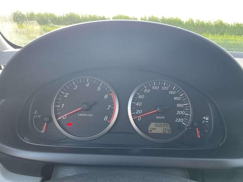 Gebraucht Mazda 2 75 PS (55 kW) 2003 Rot Kleinwagen