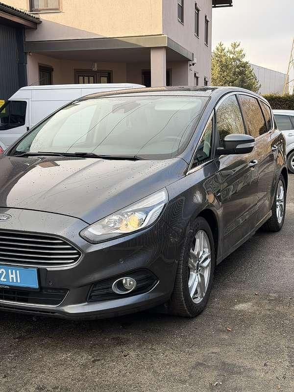 Gebraucht Ford S-MAX Titanium 179 PS (131 kW) 2015 Van / Kleinbus
