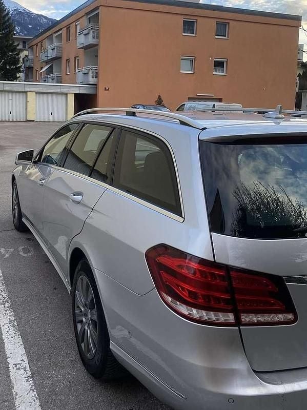 Gebraucht Mercedes E220 Edition 170 PS (125 kW) 2014 Grau Kombi