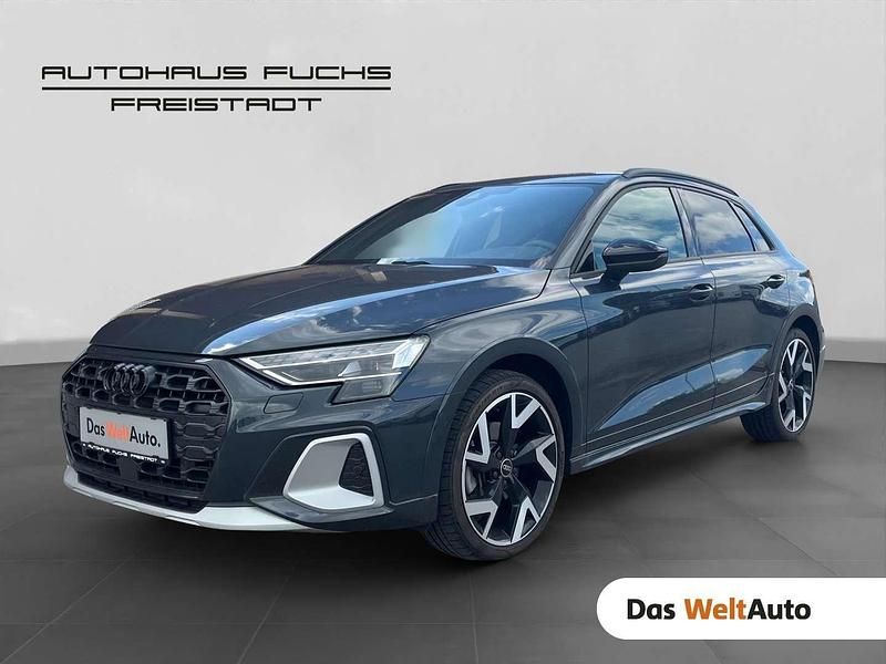 Mittelgrau metallicperleffekt Gebraucht 2024 Audi A3 Ambiente Limousine | € 41.900 - Bild 1/4