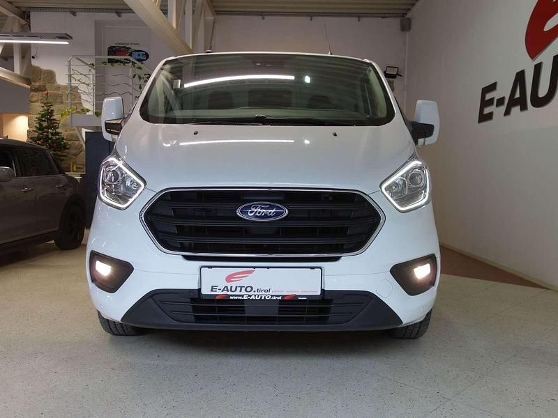 Gebraucht Ford Transit Custom 170 PS (125 kW) 2019 Weiß Van
