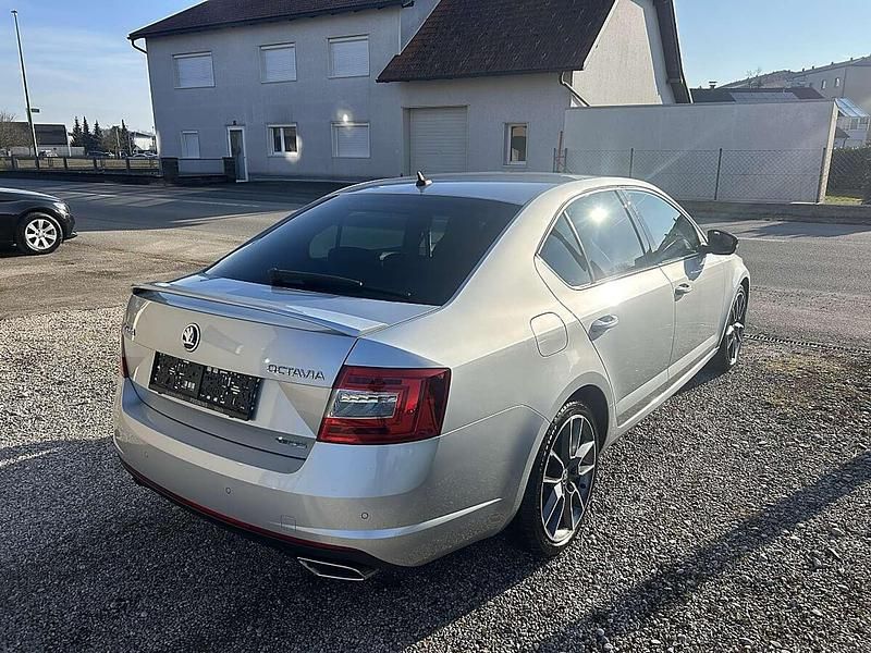 Gebraucht Skoda Octavia RS 184 PS (135 kW) 2016 Silber Kleinwagen