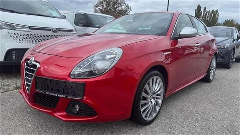 Gebraucht Alfa Romeo Giulietta Distinctive 120 PS (88 kW) 2012 Rot Kleinwagen