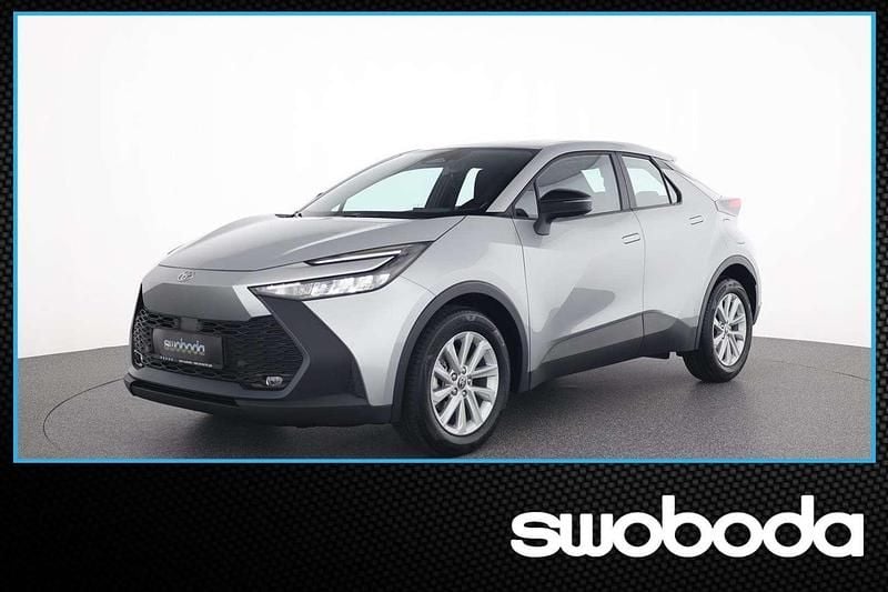 Gebraucht Toyota C-HR Active 98 PS (72 kW) 2025 Shimmering silver  silber SUV
