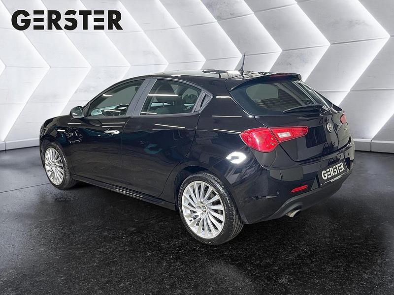 Gebraucht Alfa Romeo Giulietta Super 120 PS (88 kW) 2021 Schwarz Limousine