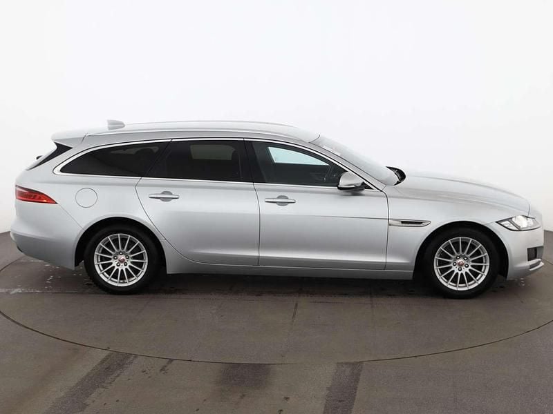 Gebraucht Jaguar XF Sportbrake R 163 PS (119 kW) 2020 Silber Kombi