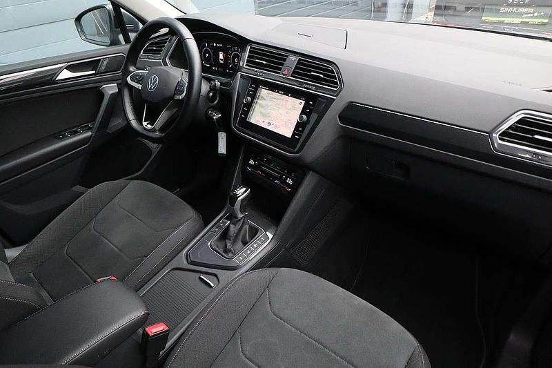 Gebraucht VW Tiguan Elegance 150 PS (110 kW) 2022 Grau SUV