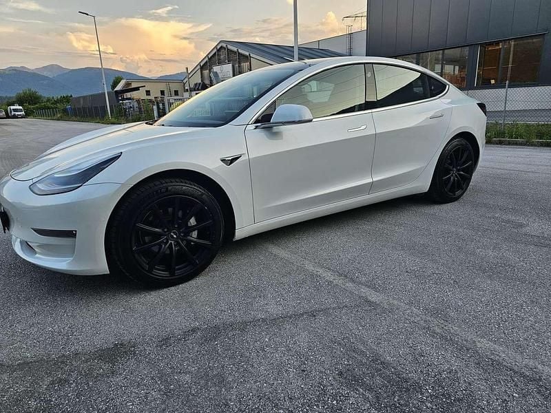 Weiß Gebraucht 2019 Tesla Model 3 Limousine | € 16.000 (Superpreis) - Bild 1/4