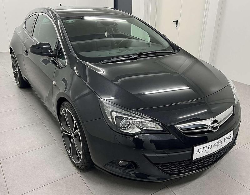 Schwarz Gebraucht 2012 Opel Astra GTC Sport Limousine | € 8.250 - Bild 1/4
